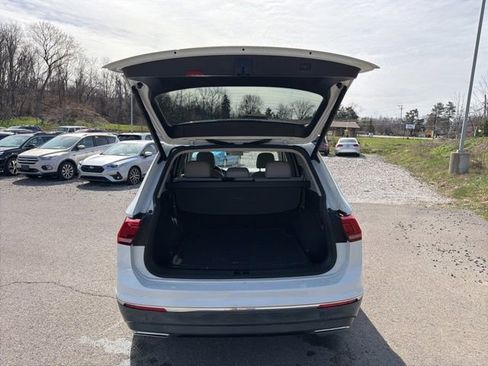 Used 2018 Volkswagen Tiguan SEL image 11