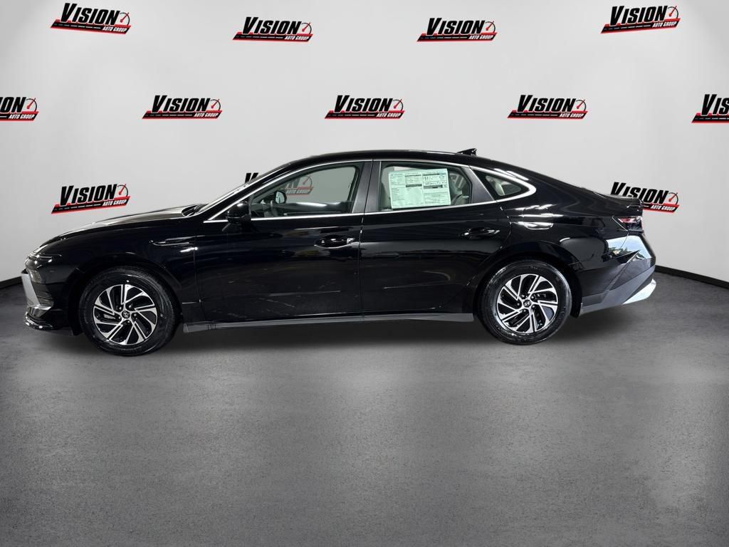 New 2026 Hyundai Sonata Blue FWD image 2