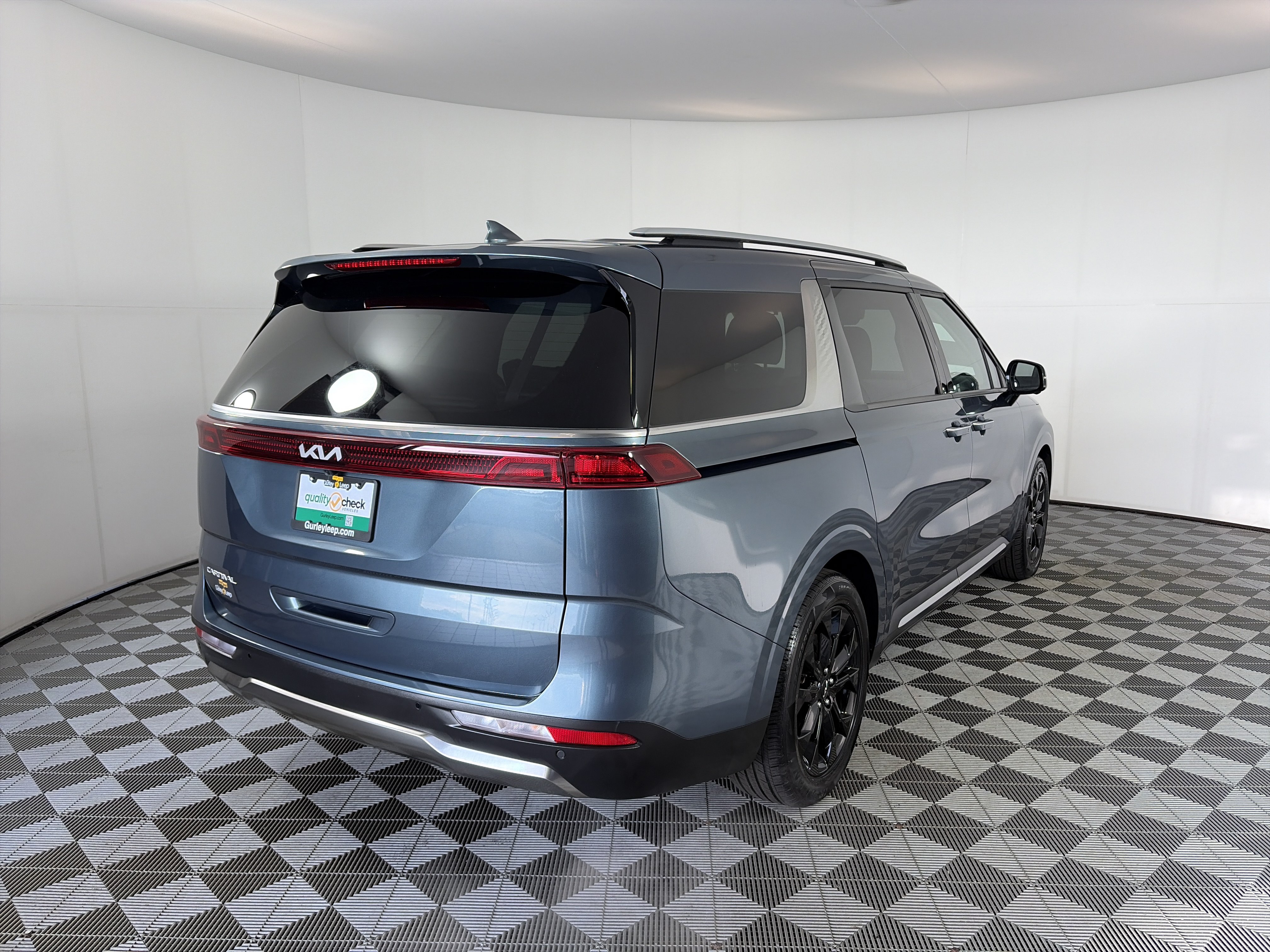 Certified 2024 Kia Carnival SX FWD image 11
