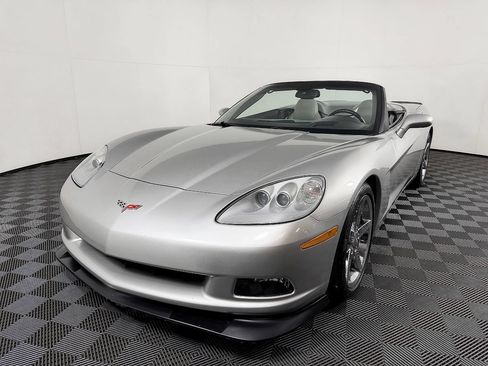 Used 2006 Chevrolet Corvette Convertible w/ Preferred Equipment Group RWD image 3