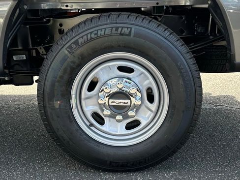 New 2026 Ford F250 XL w/ XL Chrome Package RWD image 11