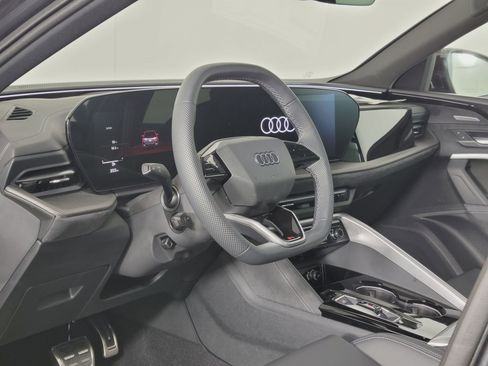 New 2025 Audi SQ5 Premium Plus image 18