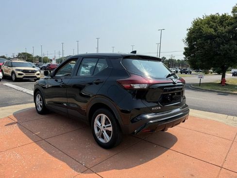 Used 2021 Nissan Kicks S FWD image 4