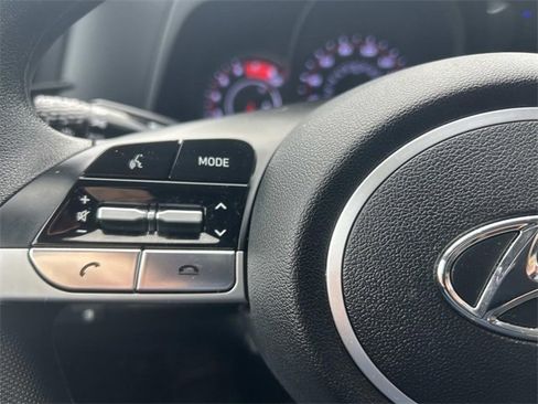 Certified 2023 Hyundai Elantra SE w/ Cargo Package image 22