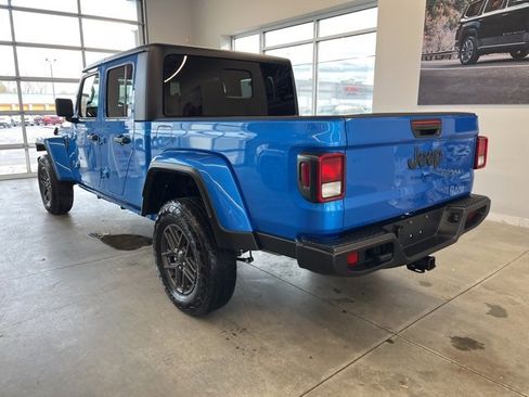 Certified 2024 Jeep Gladiator Sport image 6