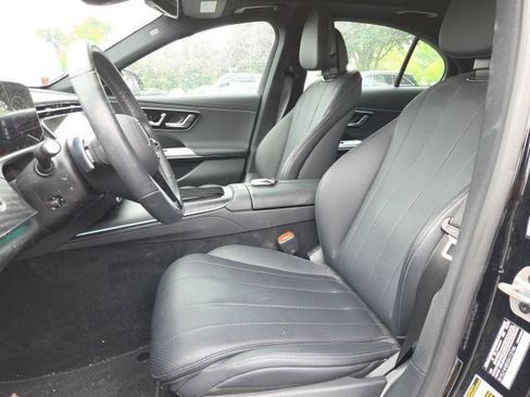 Used 2025 Mercedes-Benz E 350 4MATIC Sedan image 6
