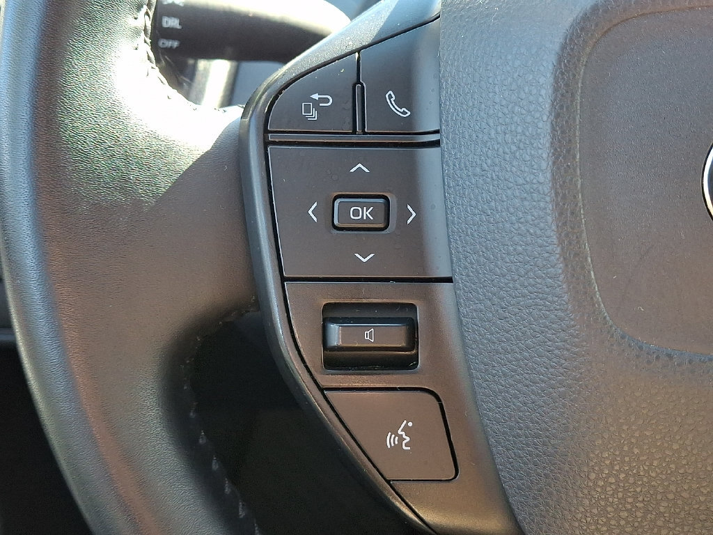 Used 2023 Toyota Prius LE AWD/4WD image 24