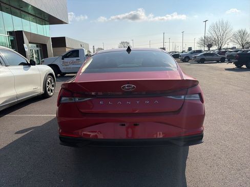 Certified 2022 Hyundai Elantra SEL image 11