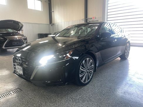 Used 2023 Nissan Altima 2.5 SL AWD/4WD image 4