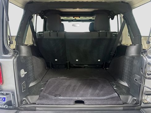 Used 2018 Jeep Wrangler Unlimited Sport S AWD/4WD image 21
