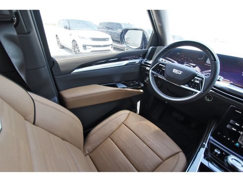 New 2026 Cadillac Escalade Luxury w/ Touring Package AWD/4WD image 8