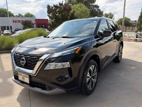 Used 2023 Nissan Rogue SV FWD image 7