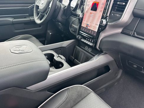 New 2026 RAM 2500 Laramie AWD/4WD image 14