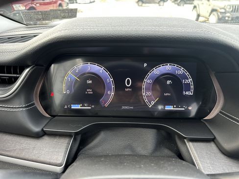 Used 2023 Jeep Grand Cherokee Limited image 20