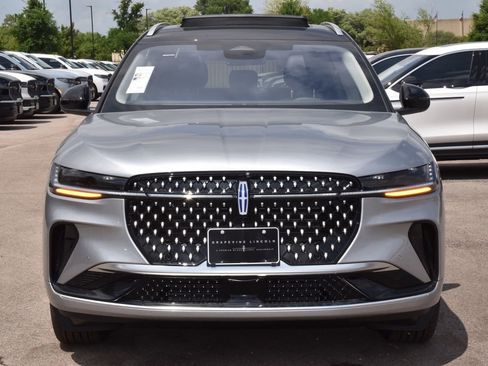 New 2026 Lincoln Nautilus Reserve AWD/4WD image 2