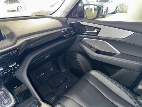 Used 2023 Acura MDX SH-AWD image 32