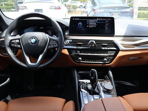 Used 2023 BMW 530e w/ Premium Package image 61