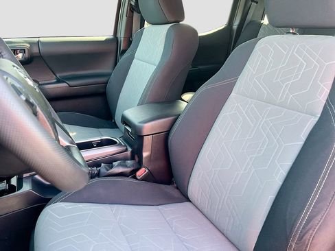 Used 2023 Toyota Tacoma TRD Off-Road image 19