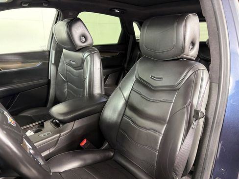 Used 2018 Cadillac XT5 Platinum w/ Driver Assist Package AWD/4WD image 13