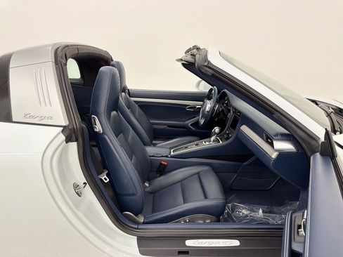 Certified 2016 Porsche 911 Targa 4S AWD/4WD image 28