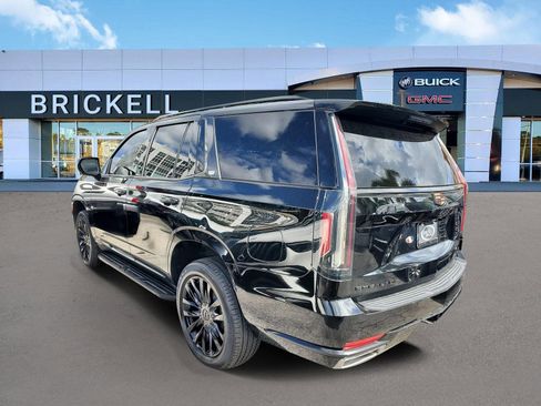 Used 2023 Cadillac Escalade Premium Luxury RWD image 4