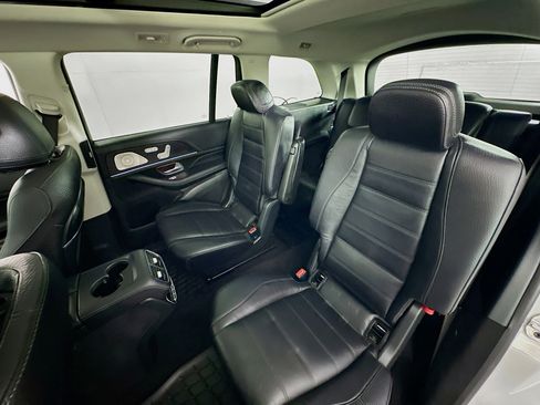 Used 2024 Mercedes-Benz GLS 580 4MATIC image 25