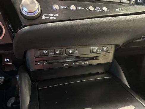 Used 2022 Lexus ES 350 w/ Premium Package image 29