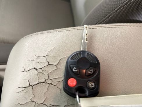 Used 2014 Ford Focus SE FWD image 34