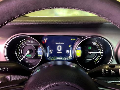 Used 2023 Jeep Wrangler Unlimited w/ Cold Weather Group AWD/4WD image 14
