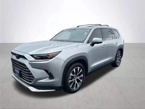 Used 2024 Toyota Grand Highlander AWD Hybrid image 2