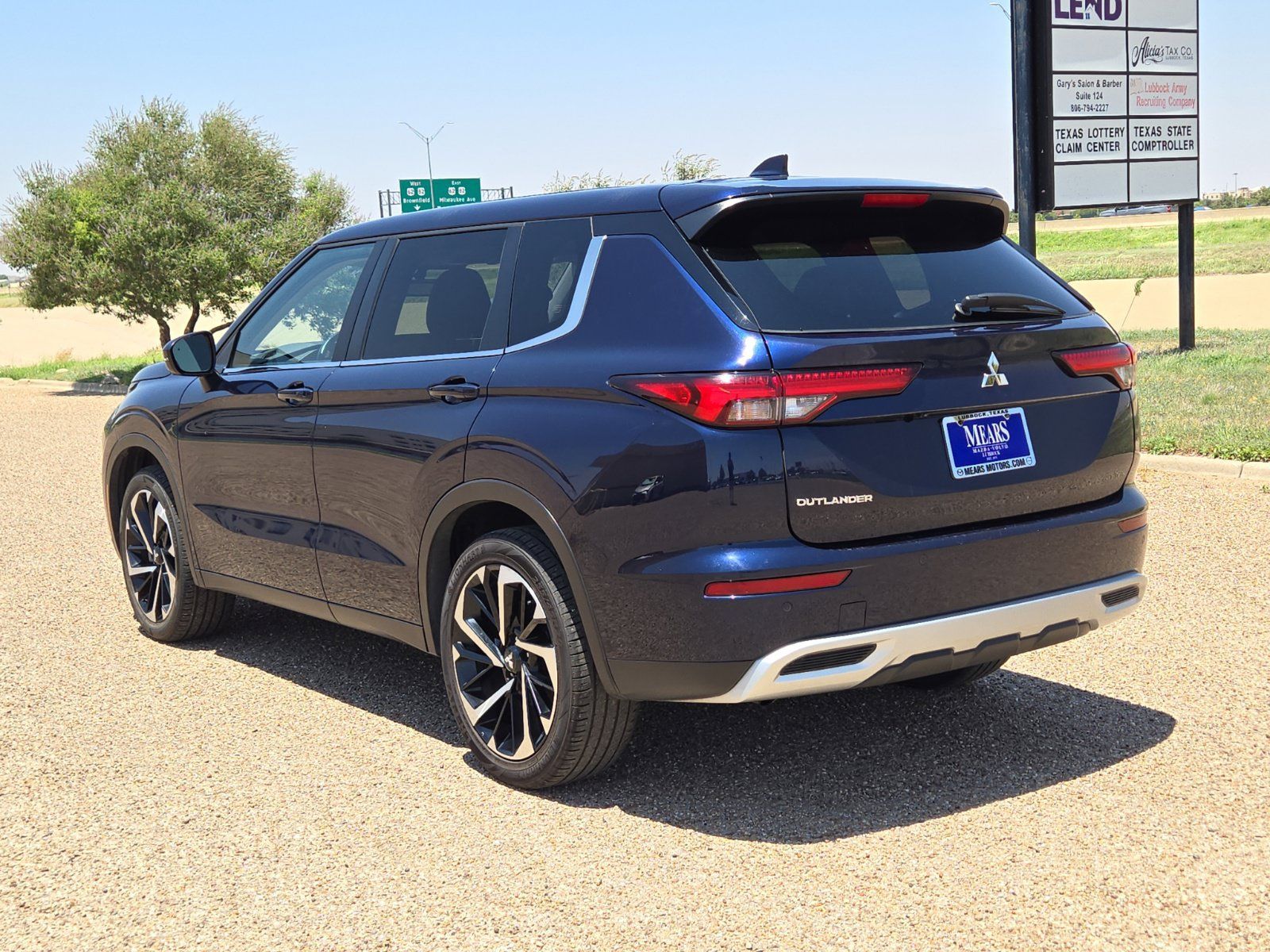 Used 2024 Mitsubishi Outlander SE FWD image 3