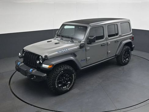 Used 2023 Jeep Wrangler Unlimited w/ Sun & Screen Package AWD/4WD image 28