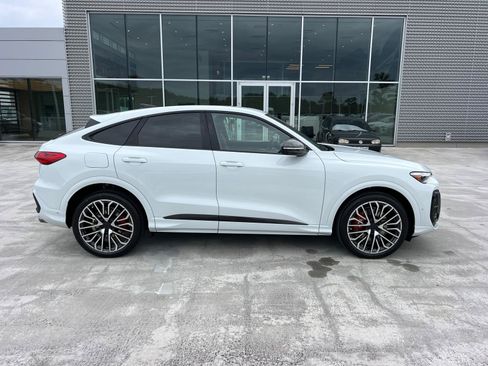 New 2026 Audi SQ5 Prestige AWD/4WD image 4