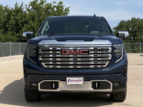 Used 2023 GMC Sierra 1500 Denali w/ Denali Reserve Package AWD/4WD image 7