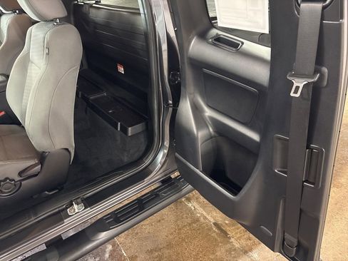 Used 2021 Toyota Tacoma SR AWD/4WD image 25