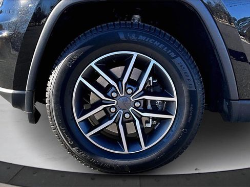 Certified 2022 Jeep Grand Cherokee Limited image 33