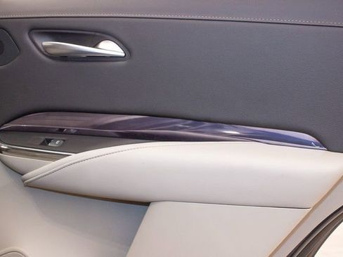 Used 2023 Cadillac XT4 Luxury w/ Cold Weather Package image 13