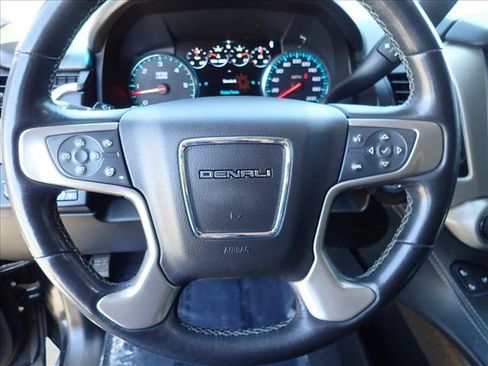 Used 2019 GMC Yukon XL Denali AWD/4WD image 17