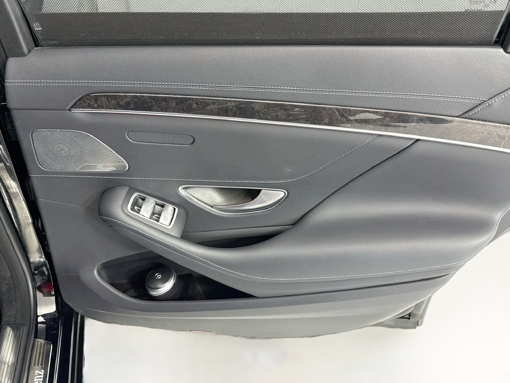 Used 2017 Mercedes-Benz S 550 Sedan image 26