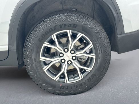 Used 2025 GMC Acadia AT4 w/ LPO, Floor Liner Package AWD/4WD image 28
