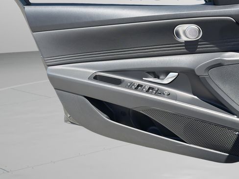 New 2026 Hyundai Elantra Limited FWD image 11