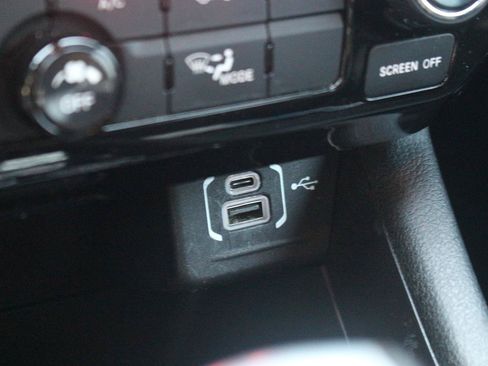 Used 2024 Jeep Compass Latitude AWD/4WD image 25
