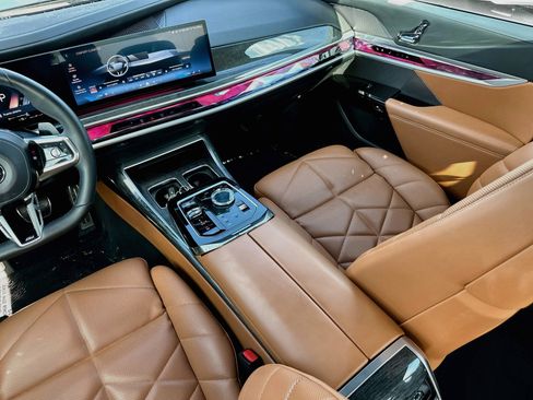 Used 2023 BMW 740i w/ Parking Assistance Package RWD image 23
