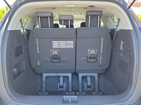 New 2026 Kia Carnival FWD image 8