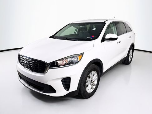 Used 2019 Kia Sorento LX image 4