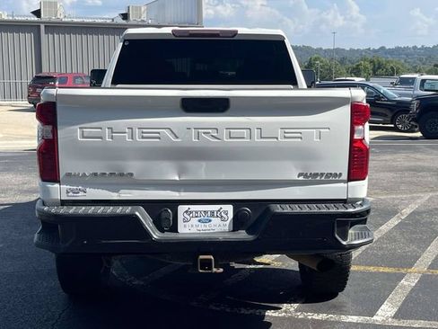 Used 2022 Chevrolet Silverado 2500 Custom w/ Custom Value Package AWD/4WD image 5