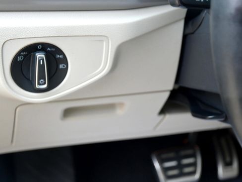 Used 2020 Volkswagen Atlas SE w/ Panoramic Sunroof Package image 10