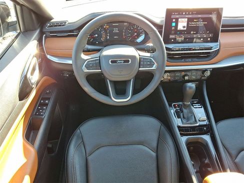 Certified 2024 Jeep Compass Limited image 21