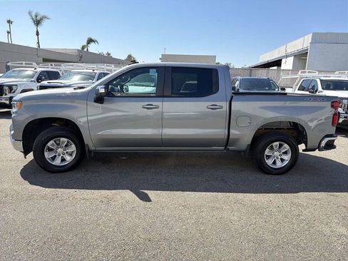 Used 2025 Chevrolet Silverado 1500 LT AWD/4WD image 7