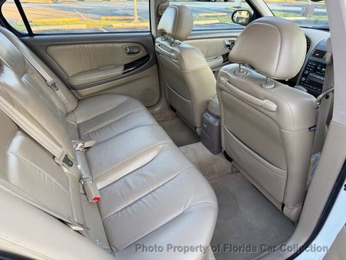 Used 2001 INFINITI I30 image 39